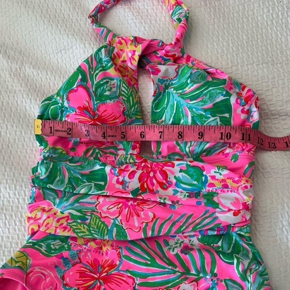 LILLY PULITZER LEDGER HALTER ONE PIECE
MULTI JOURNEY TO THE JUNGLE SWIMSUIT NWT - Picture 8 of 16
